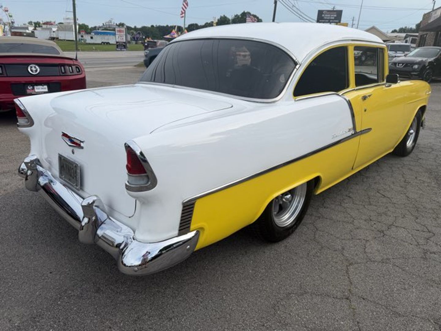 View vehicle photo 7