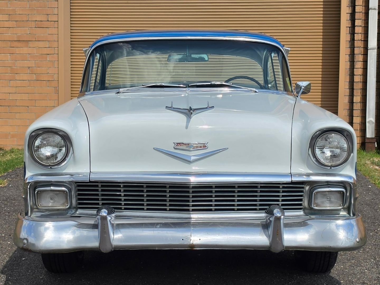 View vehicle photo 3