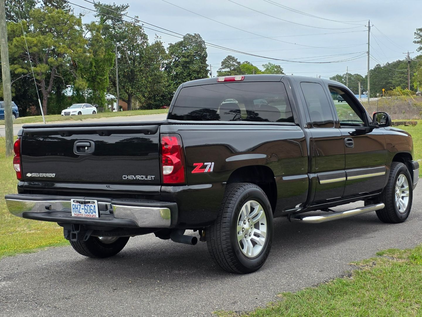 View vehicle photo 7