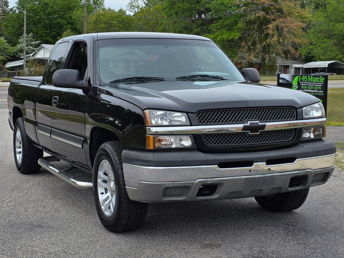 View vehicle photo 4