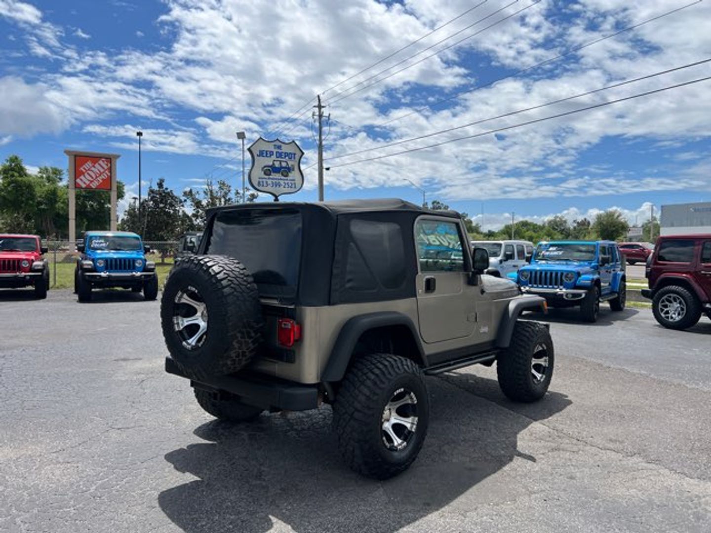 View vehicle photo 7