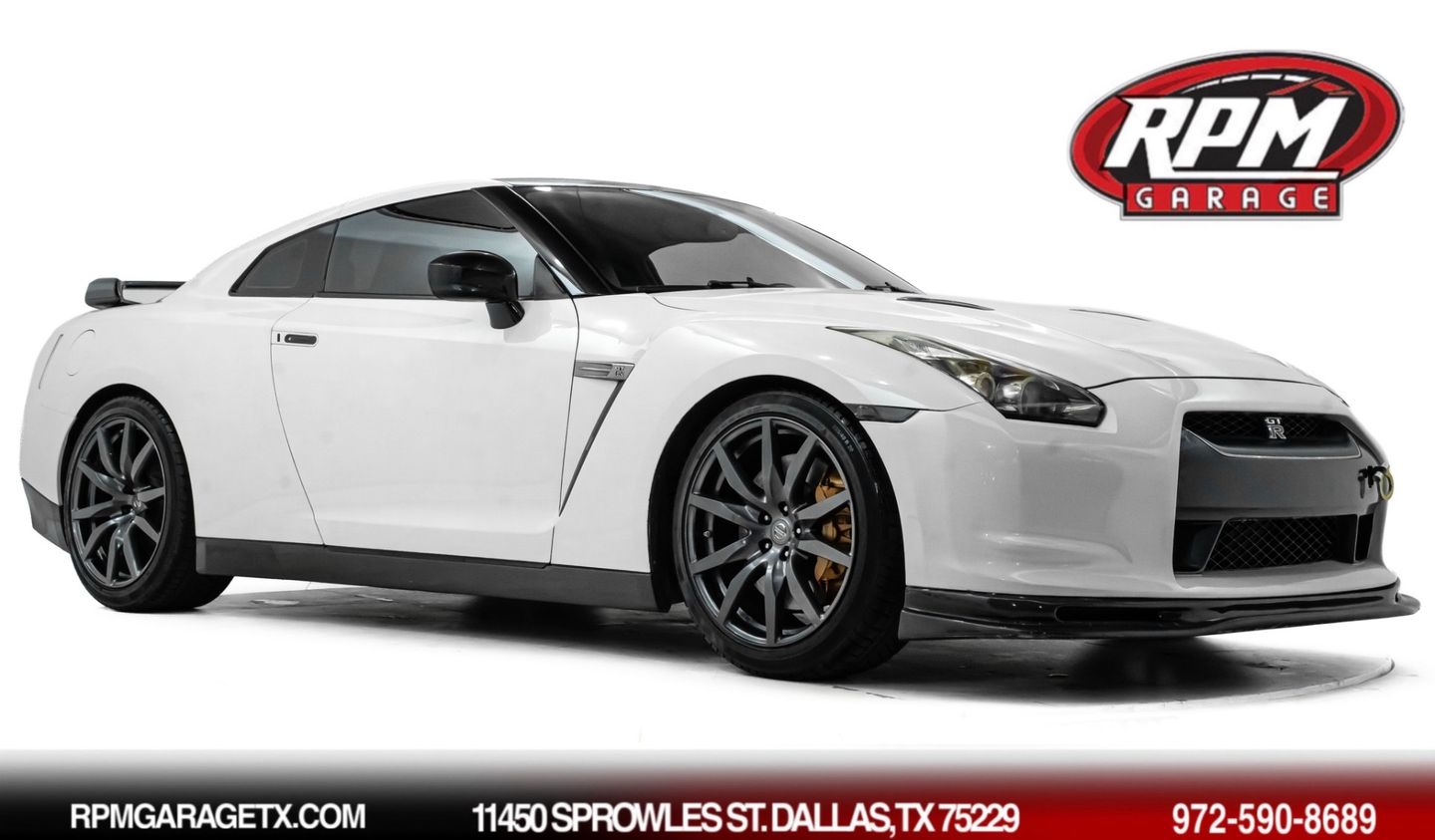 White 2009 Nissan GT-R Premium AWD Coupe All-Wheel Drive Automatic