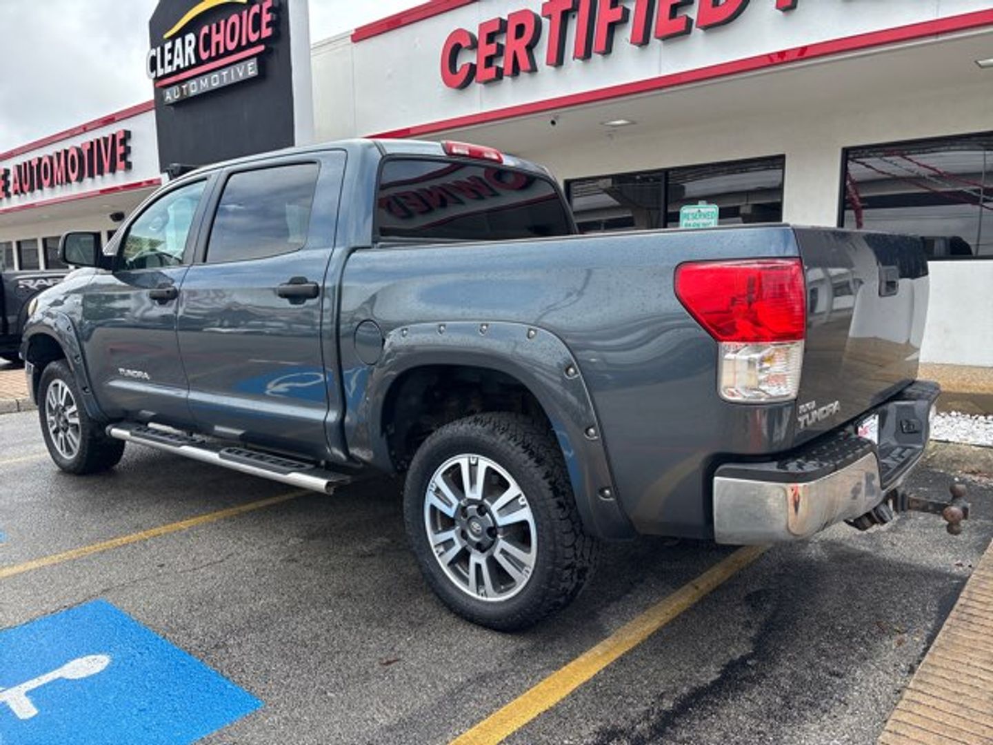 View vehicle photo 3