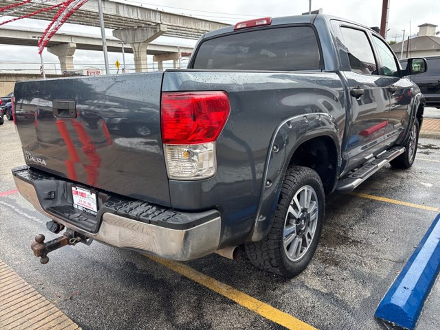 View vehicle photo 5