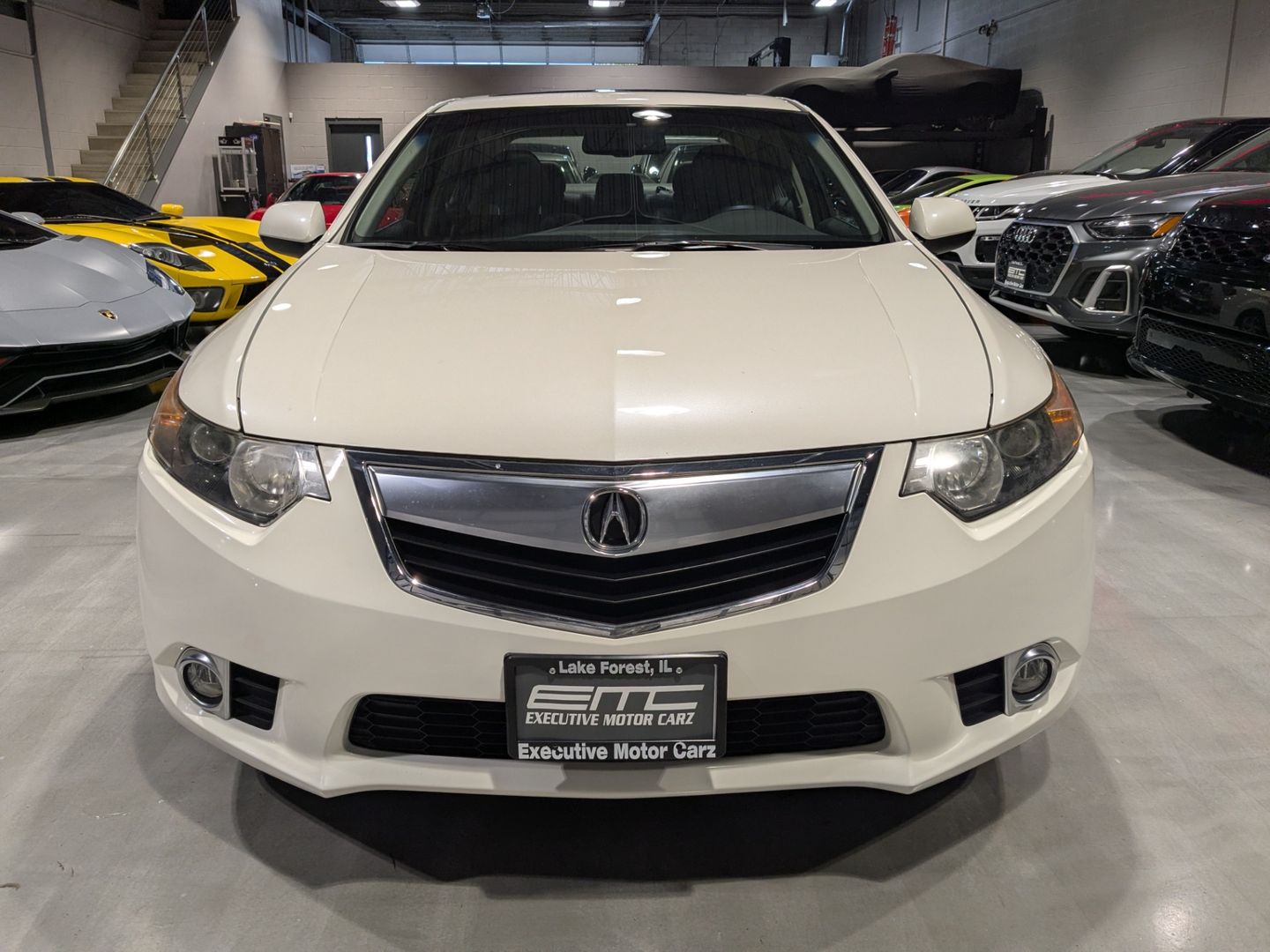 View vehicle photo 2