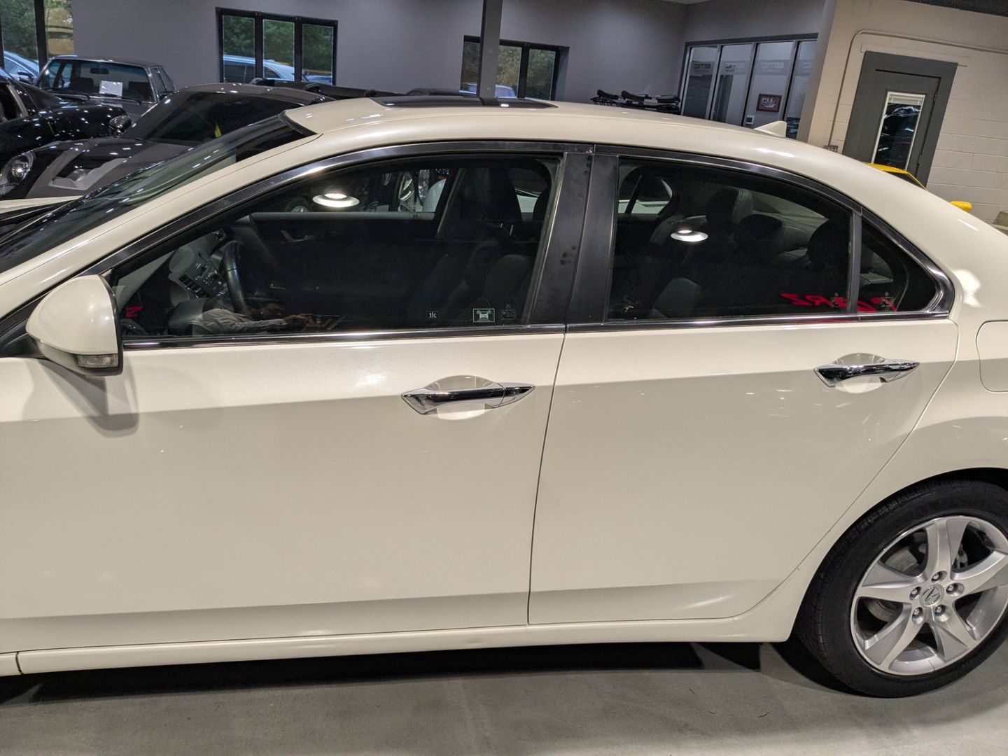View vehicle photo 5