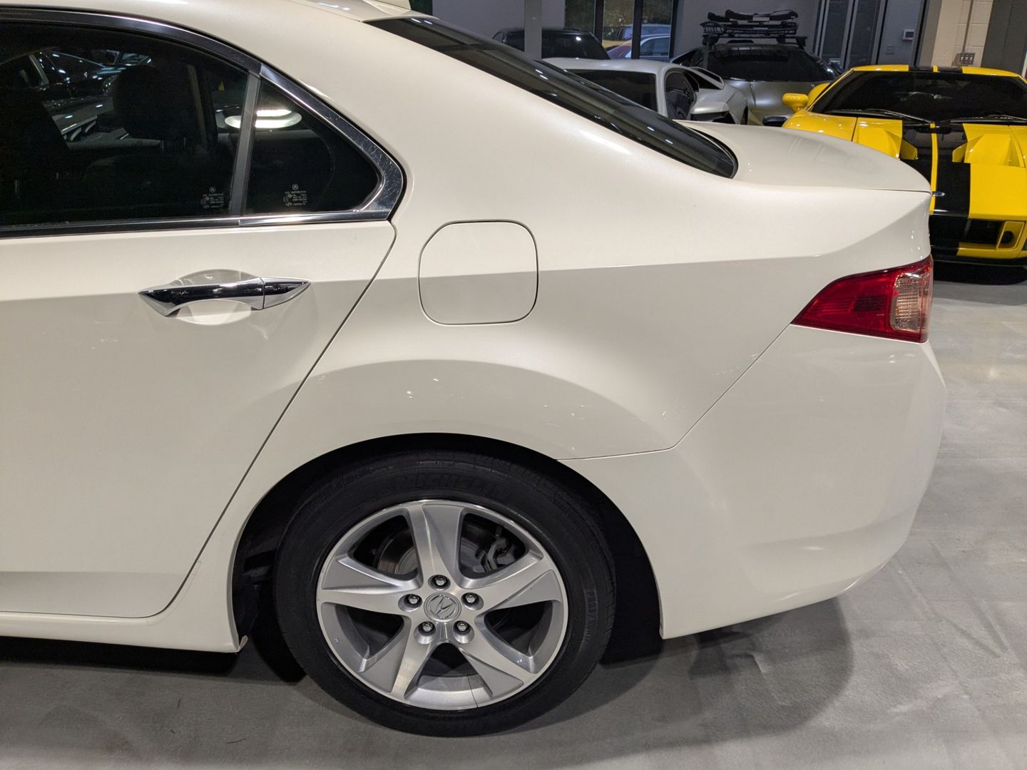 View vehicle photo 6