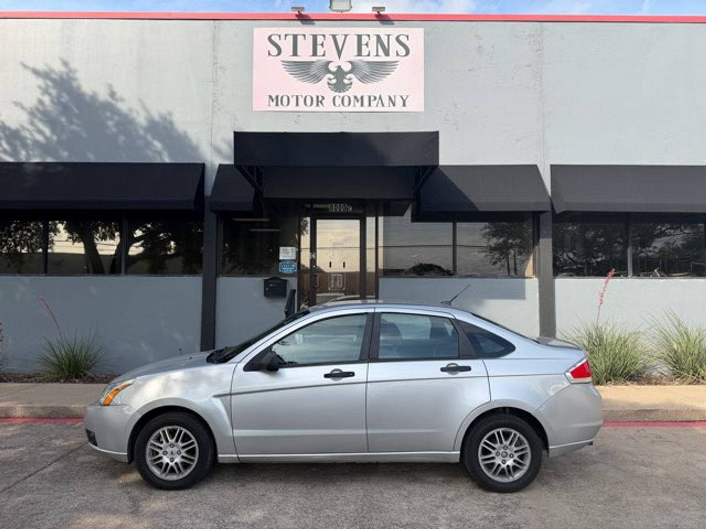 Silver 2011 Ford Focus SE Sedan Front-Wheel Drive Automatic