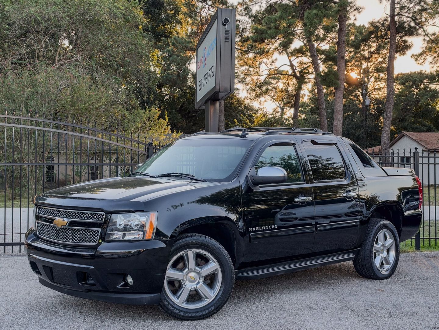 [GTS] Blue Topaz Metallic 2012 Chevrolet Avalanche Pickup Truck Four-Wheel Drive Automatic