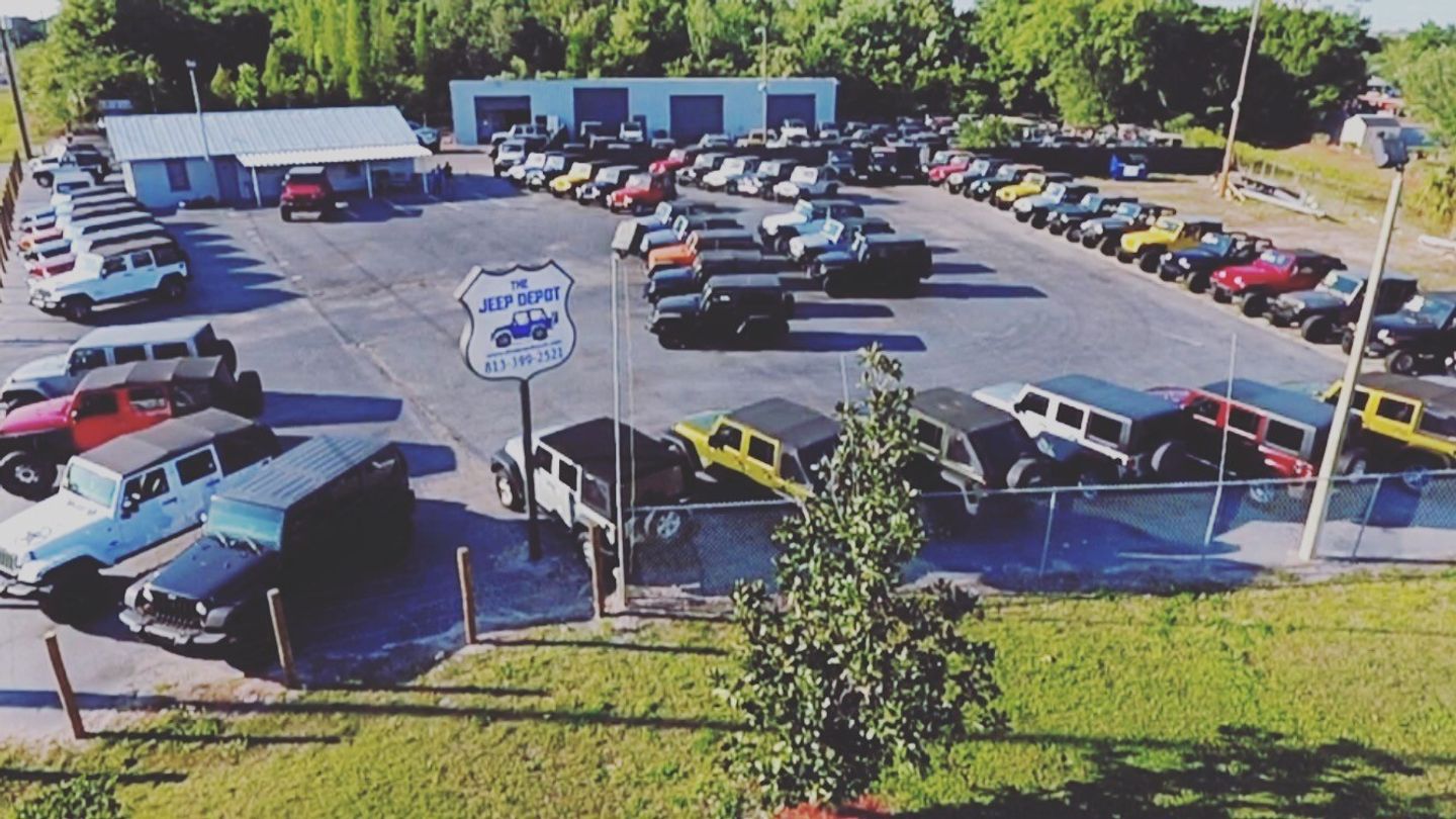 View vehicle photo 4