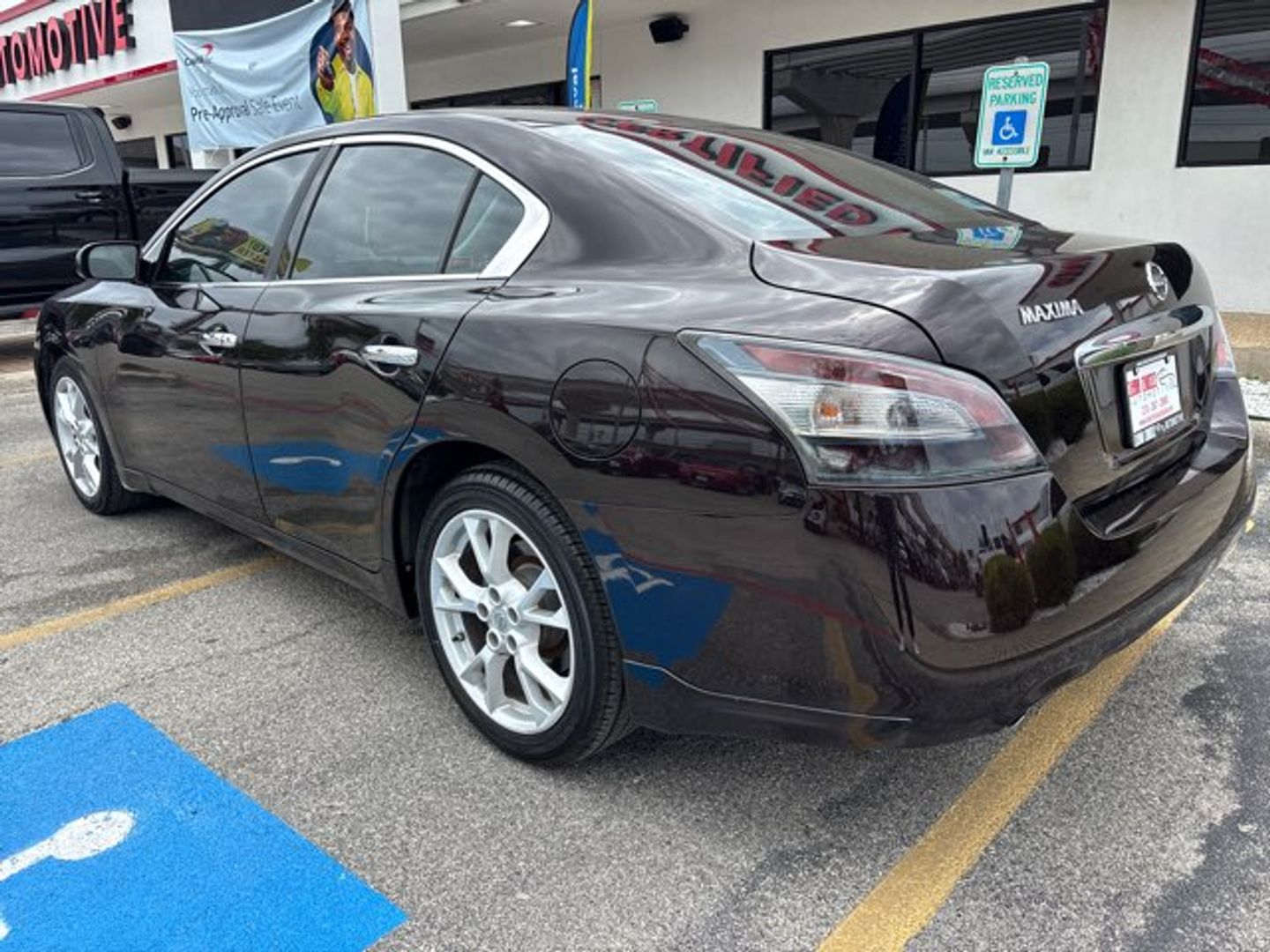 View vehicle photo 3