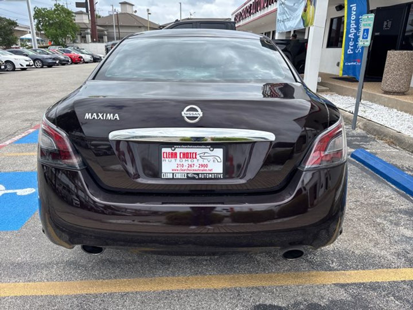 View vehicle photo 4