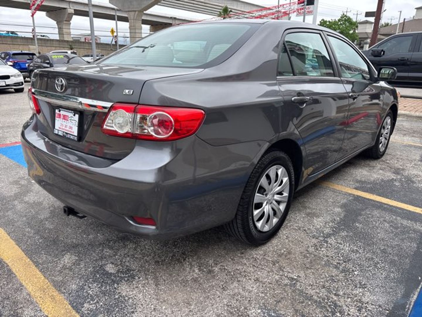 View vehicle photo 5