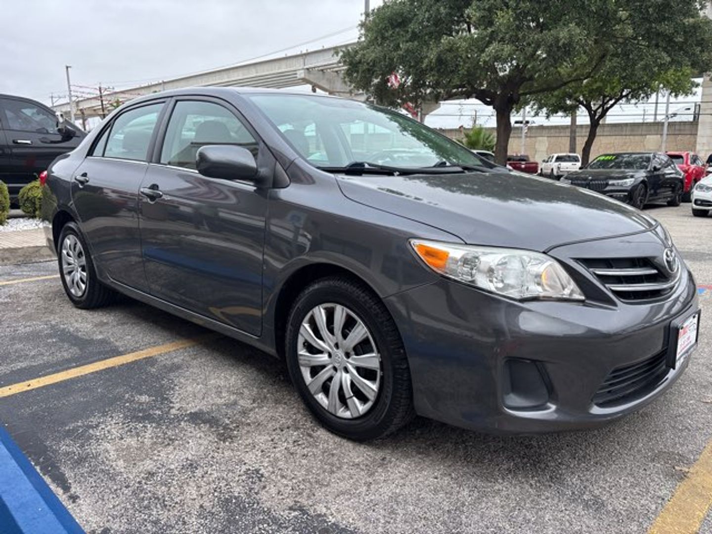 View vehicle photo 6