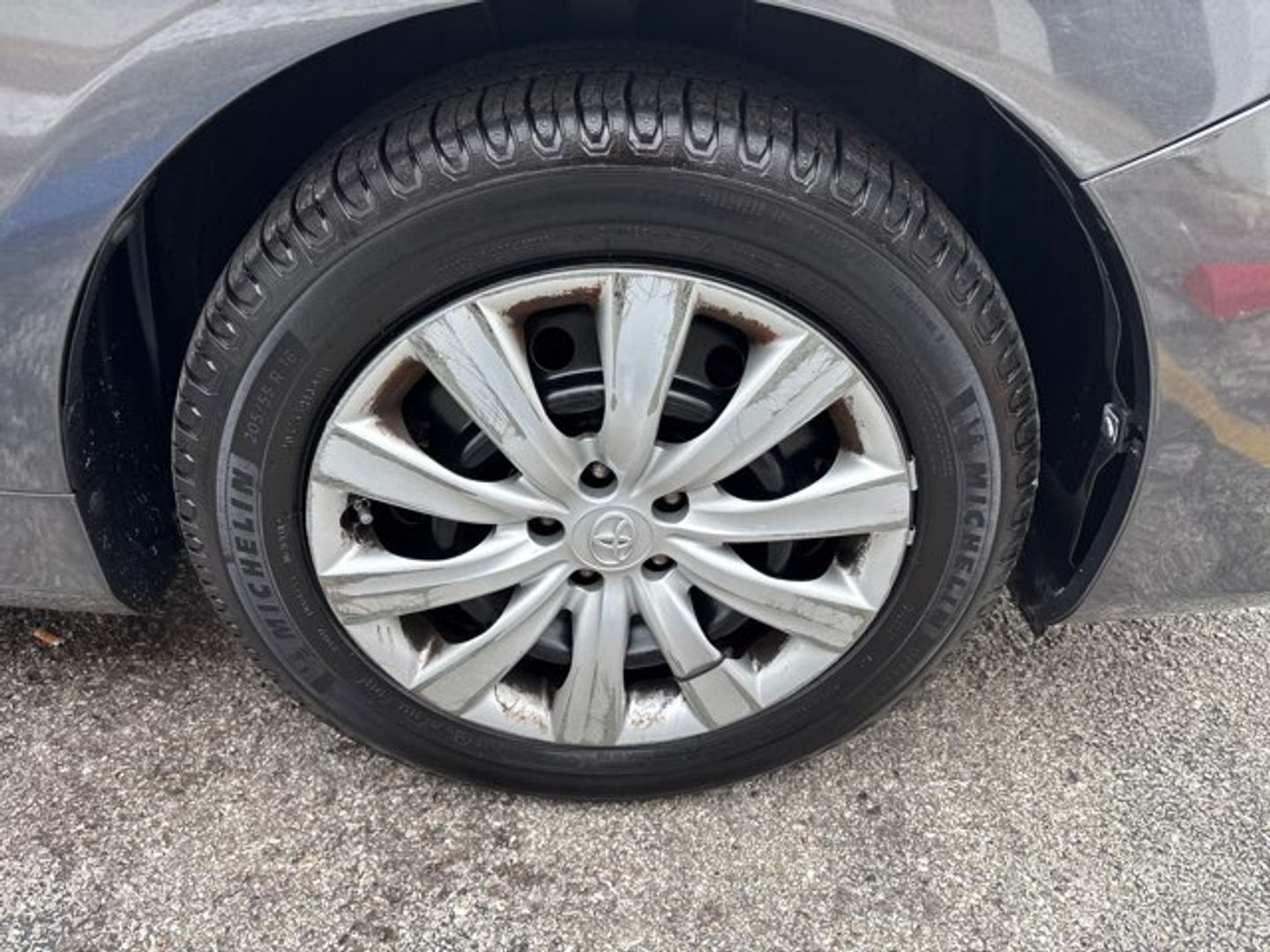 View vehicle photo 7