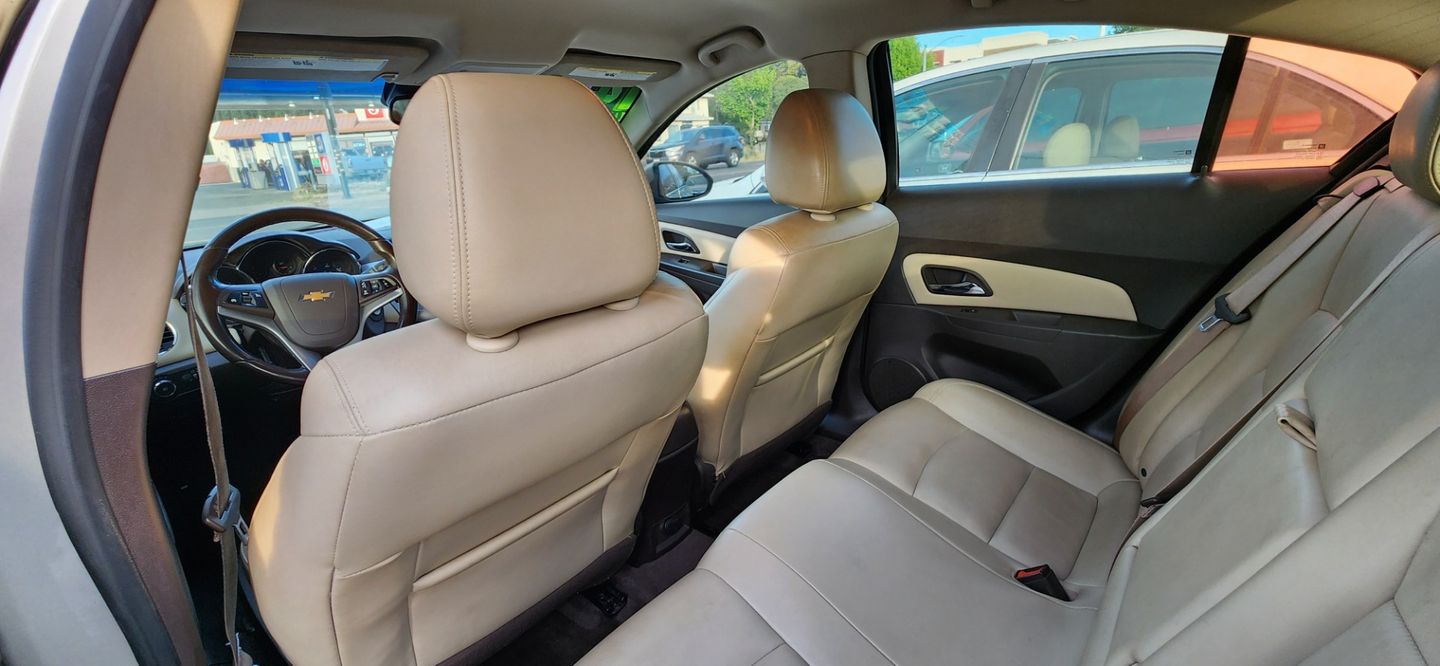 View vehicle photo 6