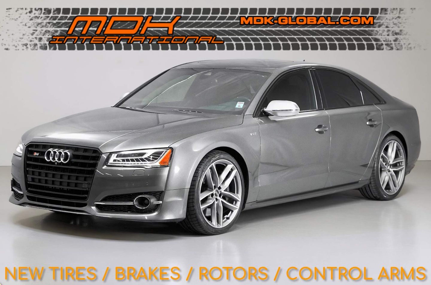 Daytona Gray Pearl Effect 2015 Audi S8 4.0T quattro Sedan All-Wheel Drive Automatic
