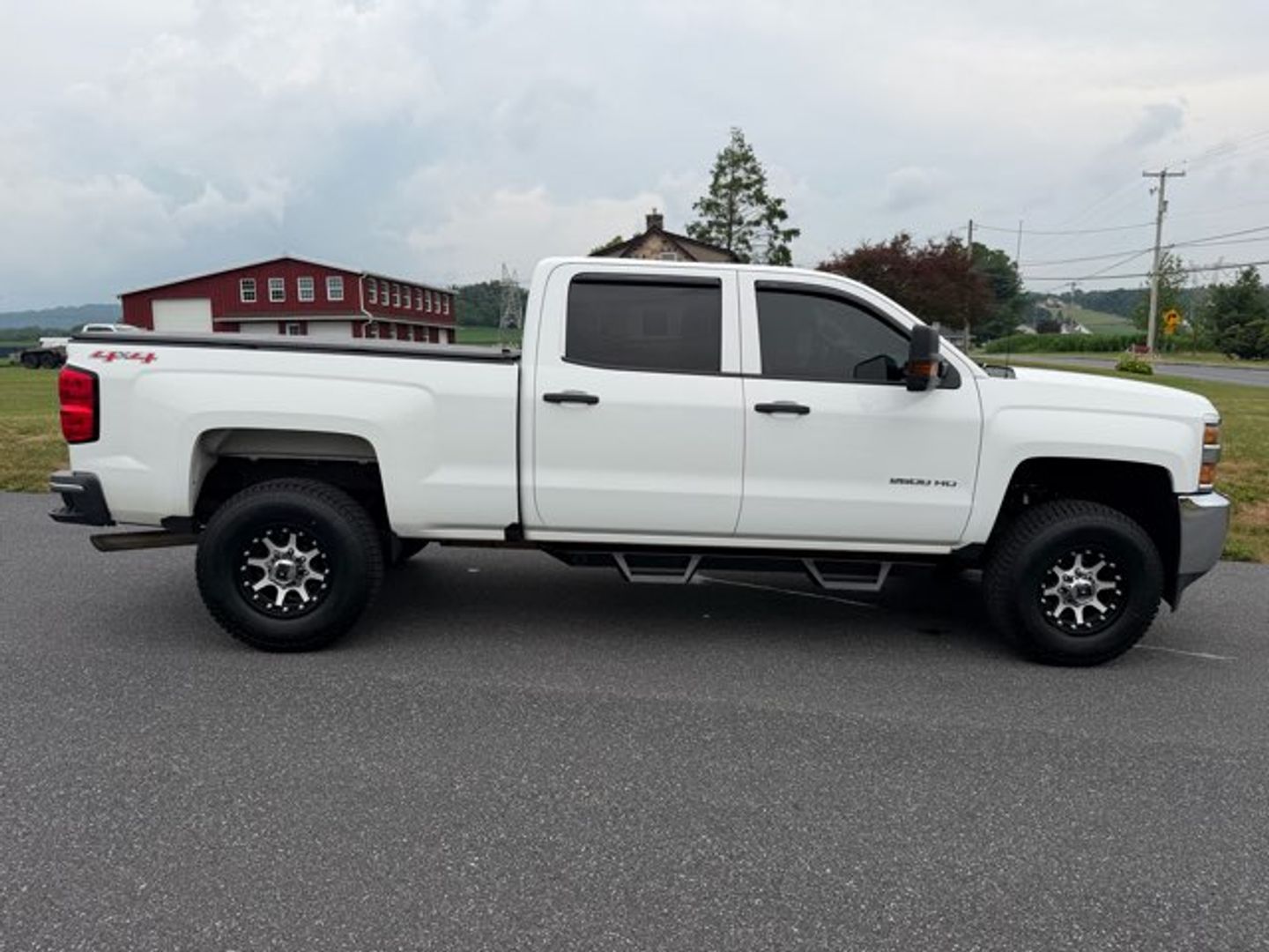 View vehicle photo 7