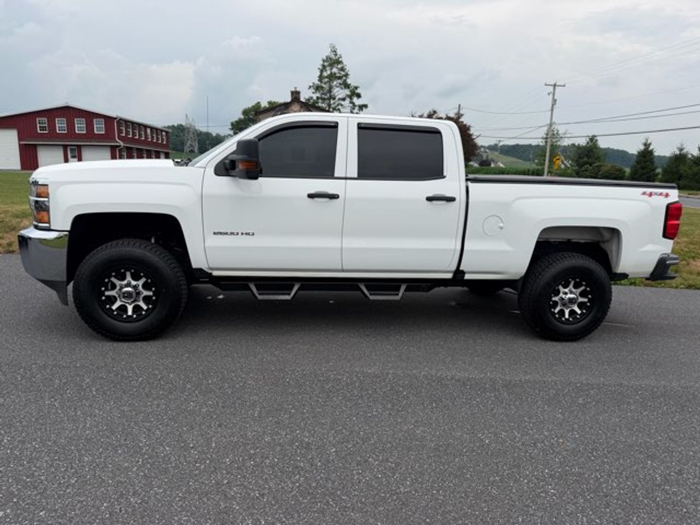 View vehicle photo 2