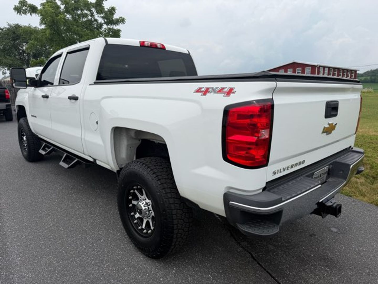 View vehicle photo 3