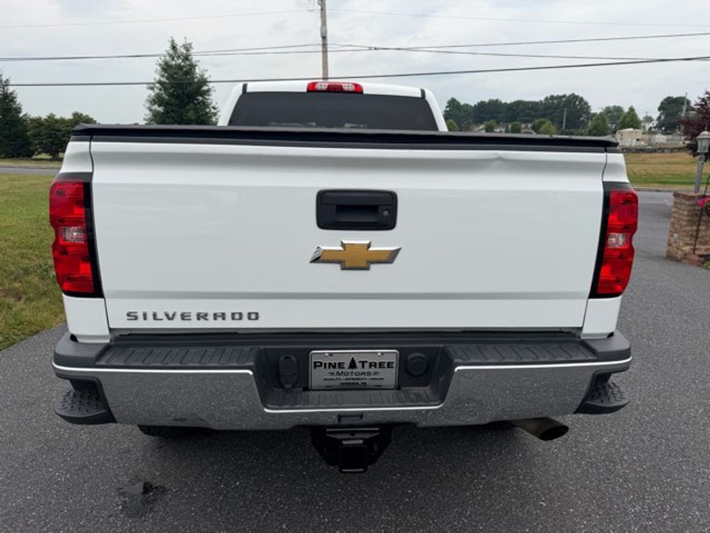 View vehicle photo 5