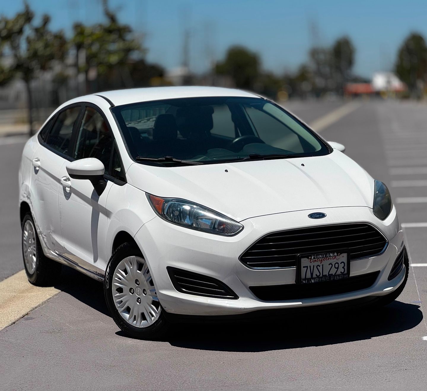 White 2016 Ford Fiesta Sedan Front-Wheel Drive Automatic