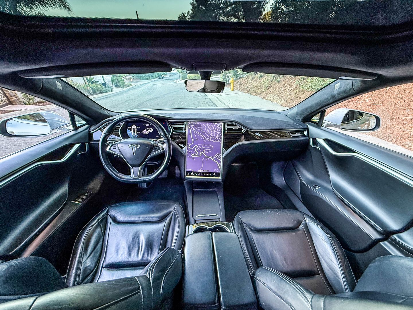 View vehicle photo 7