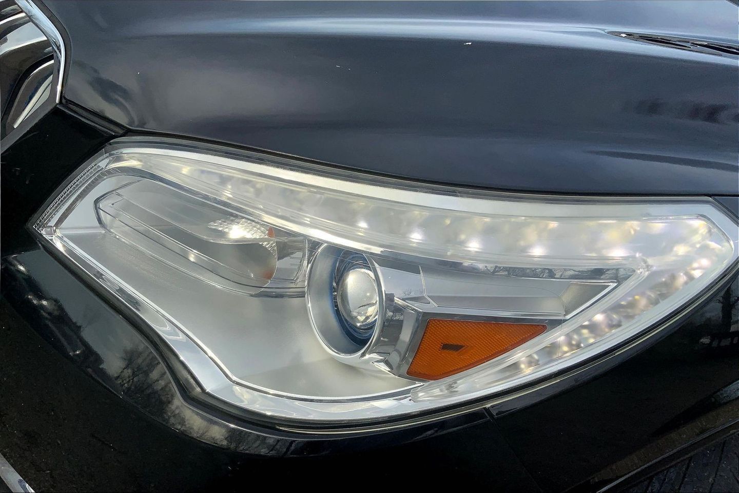 View vehicle photo 7