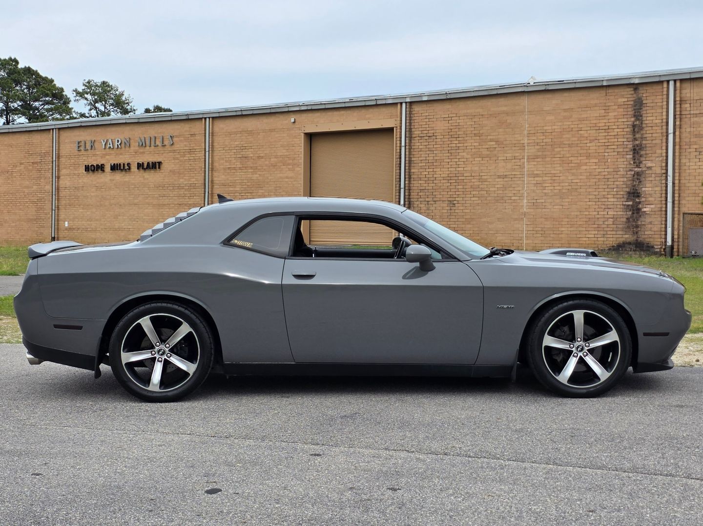View vehicle photo 6