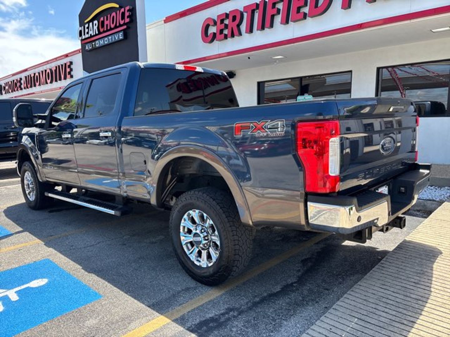 View vehicle photo 3
