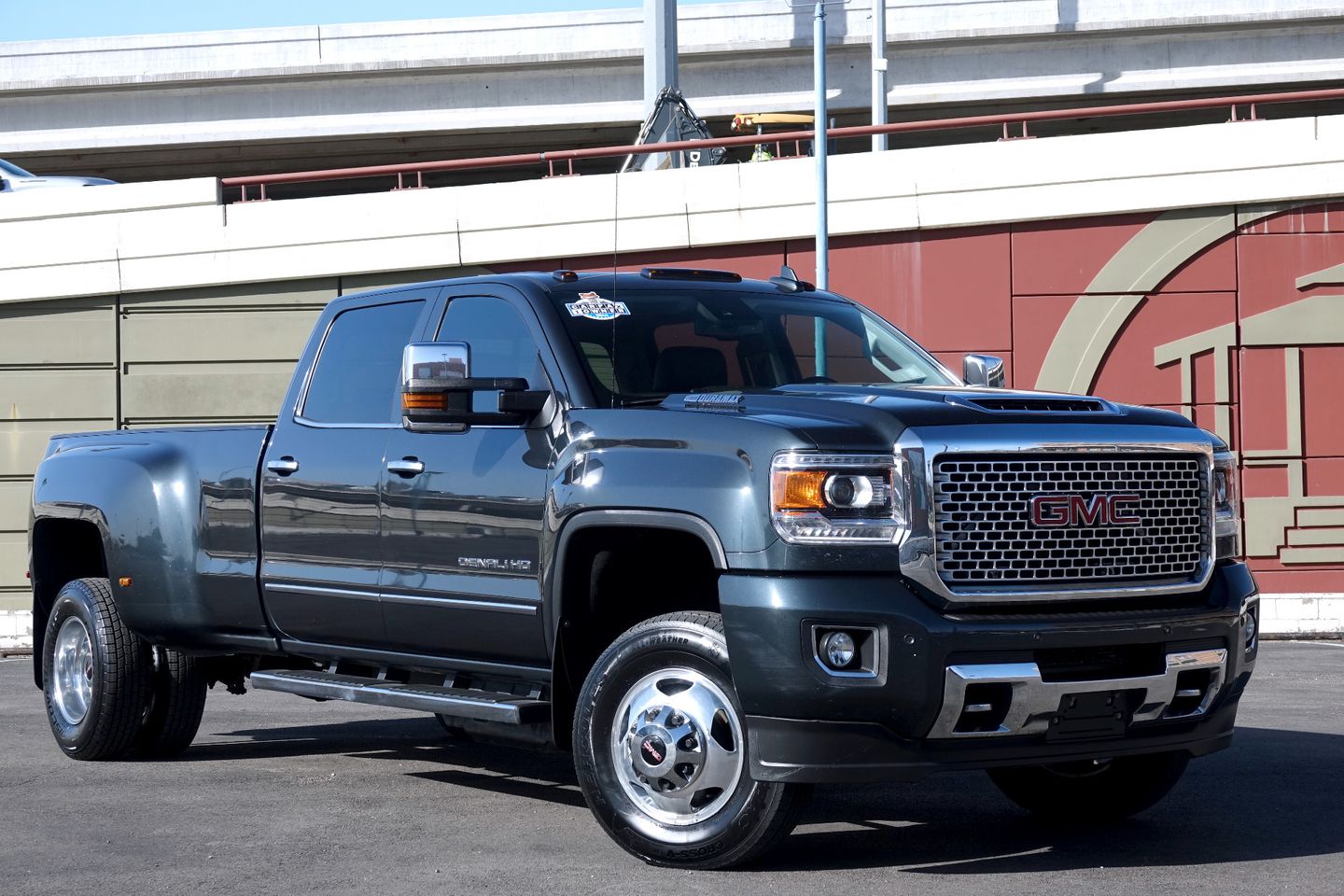 2017 GMC Sierra 3500HD Denali Crew Cab LB DRW 4WD