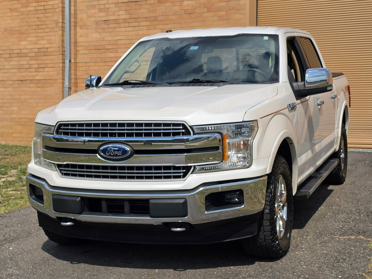 View vehicle photo 2