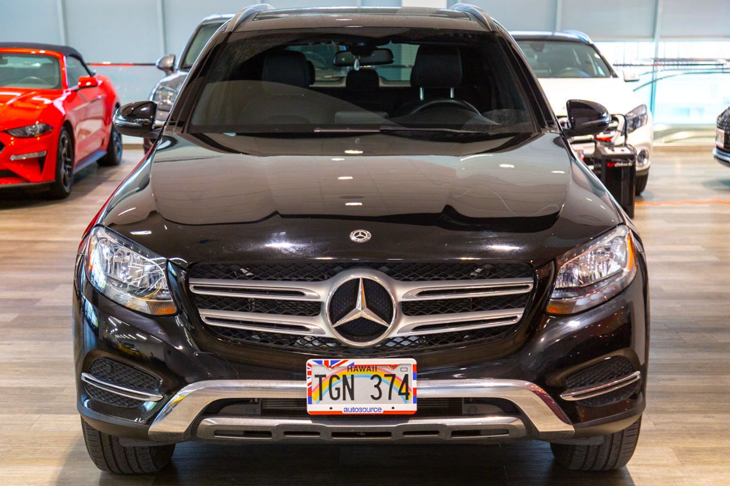 View vehicle photo 3