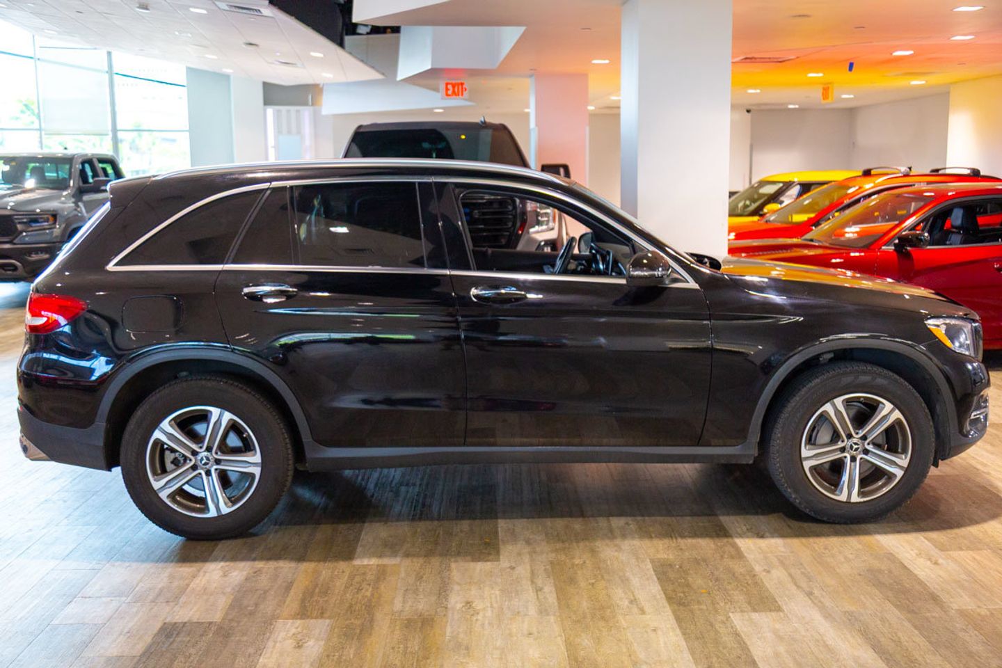 View vehicle photo 4