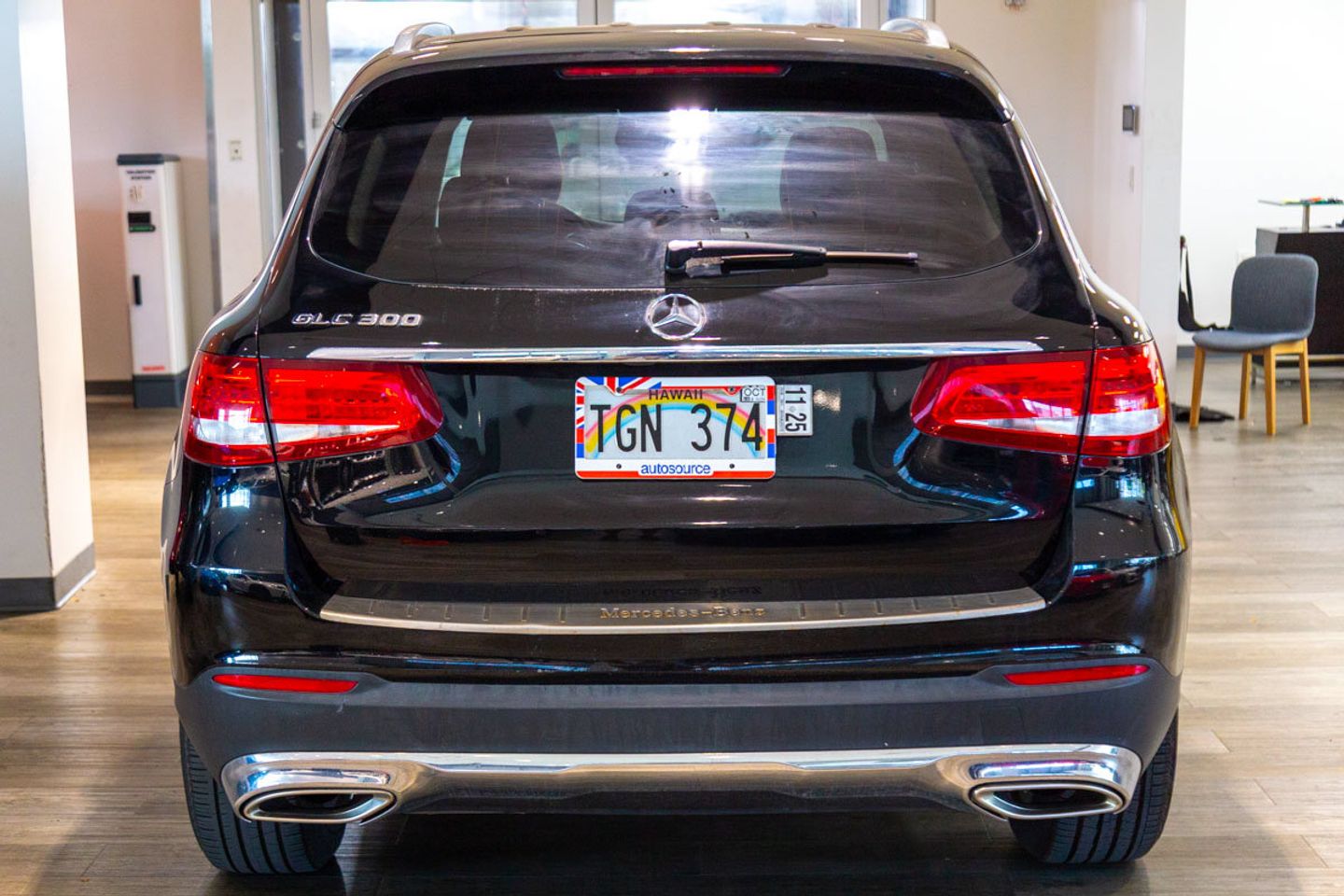 View vehicle photo 6