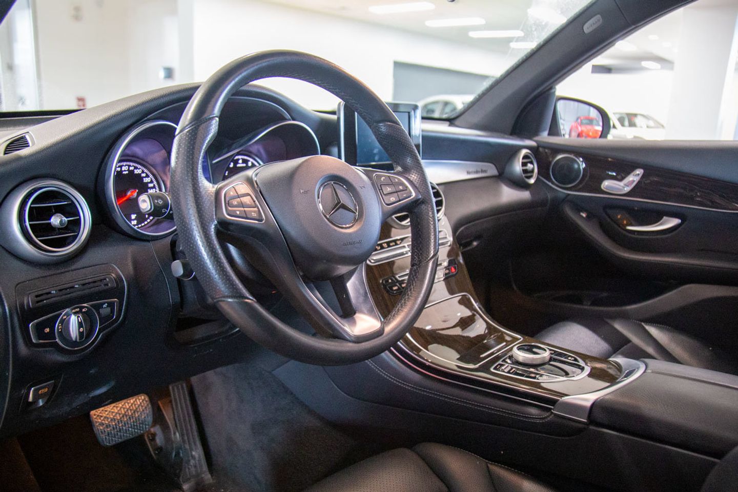 View vehicle photo 7