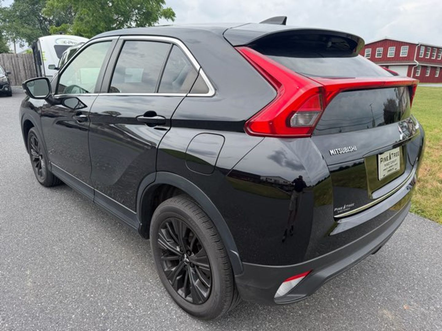 View vehicle photo 3