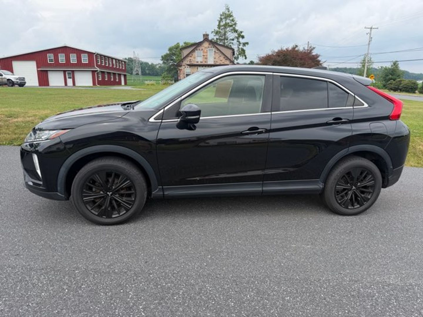 View vehicle photo 2