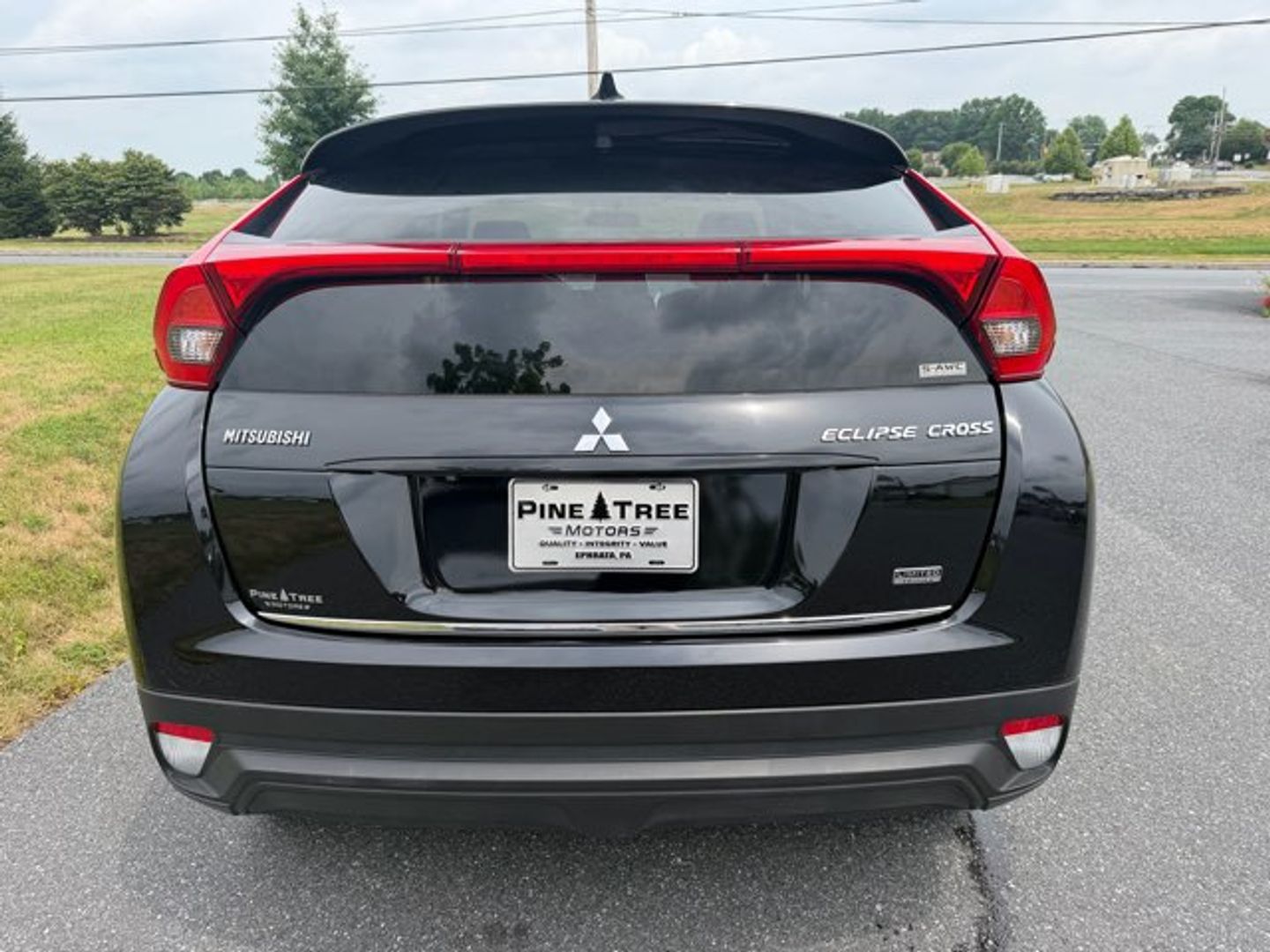 View vehicle photo 5