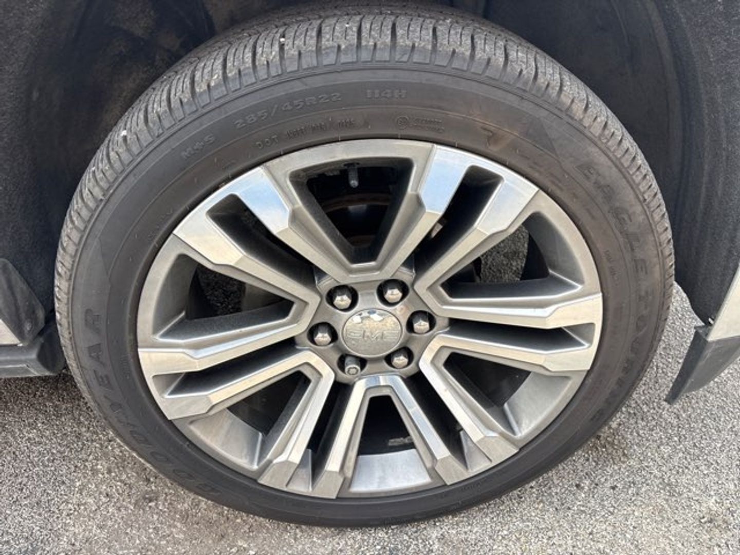 View vehicle photo 7