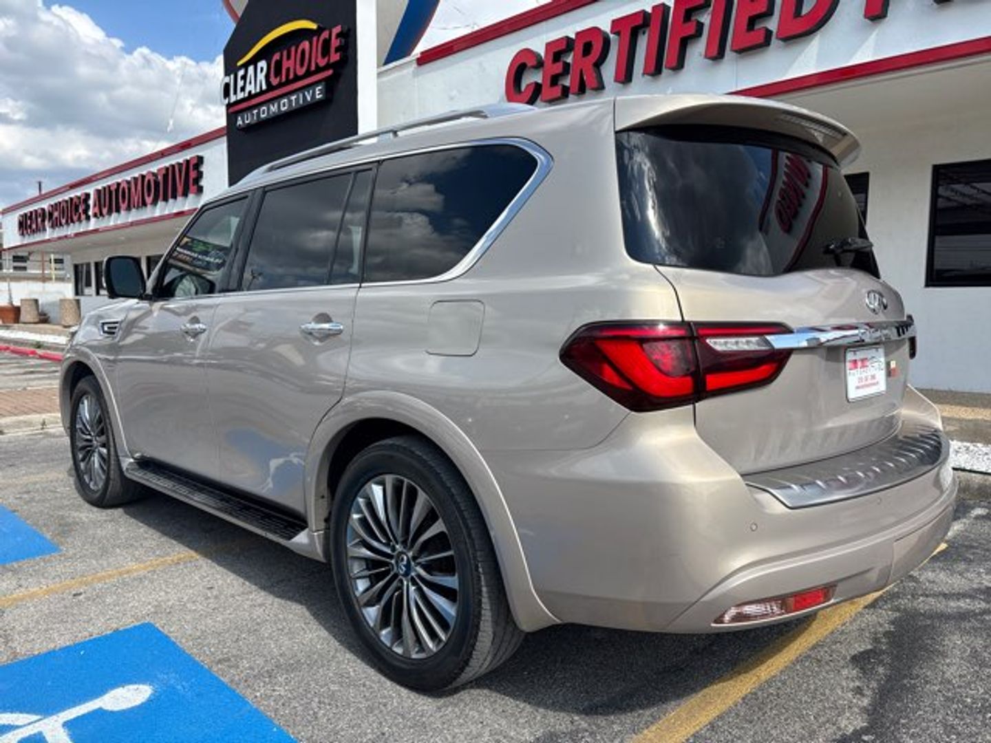 View vehicle photo 3