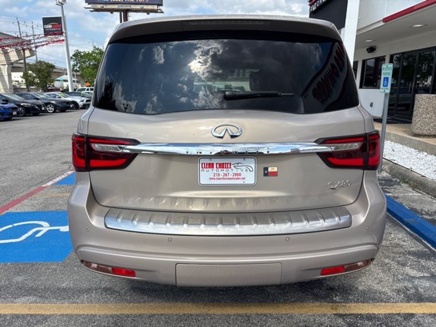 View vehicle photo 4