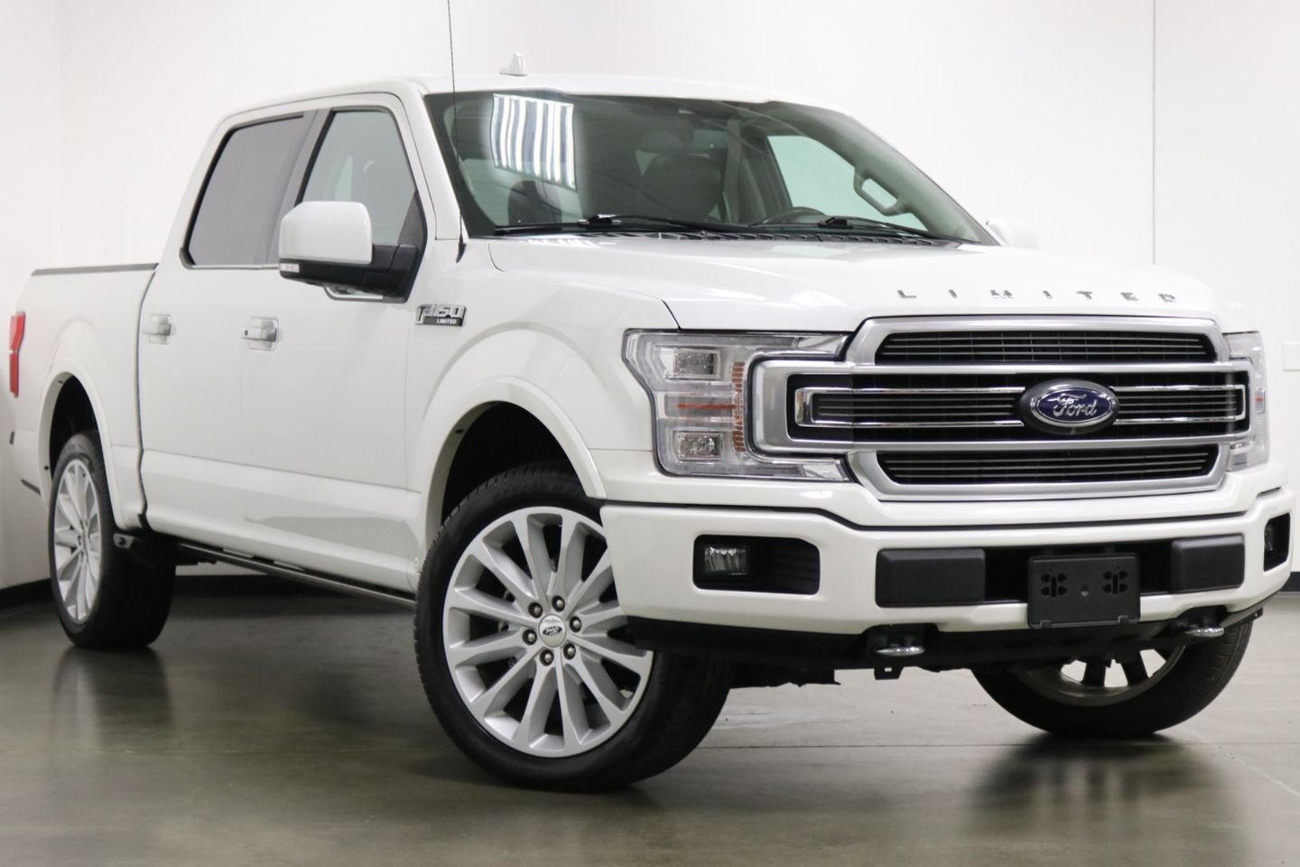 View vehicle photo 2
