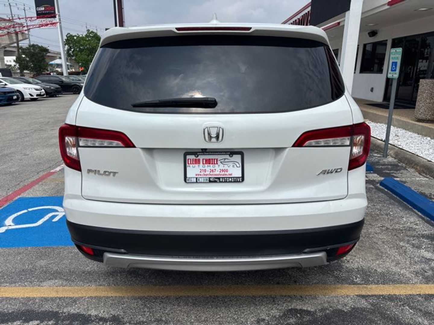View vehicle photo 4