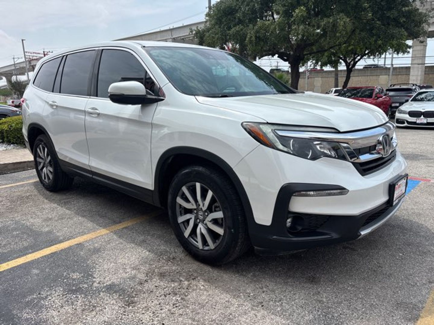 View vehicle photo 6