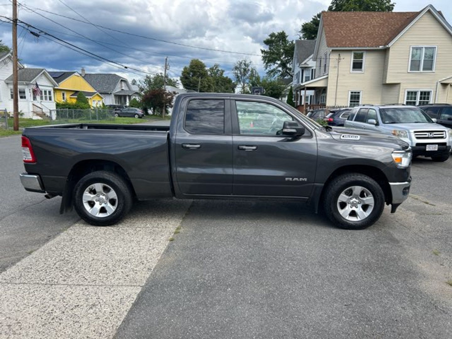 View vehicle photo 4