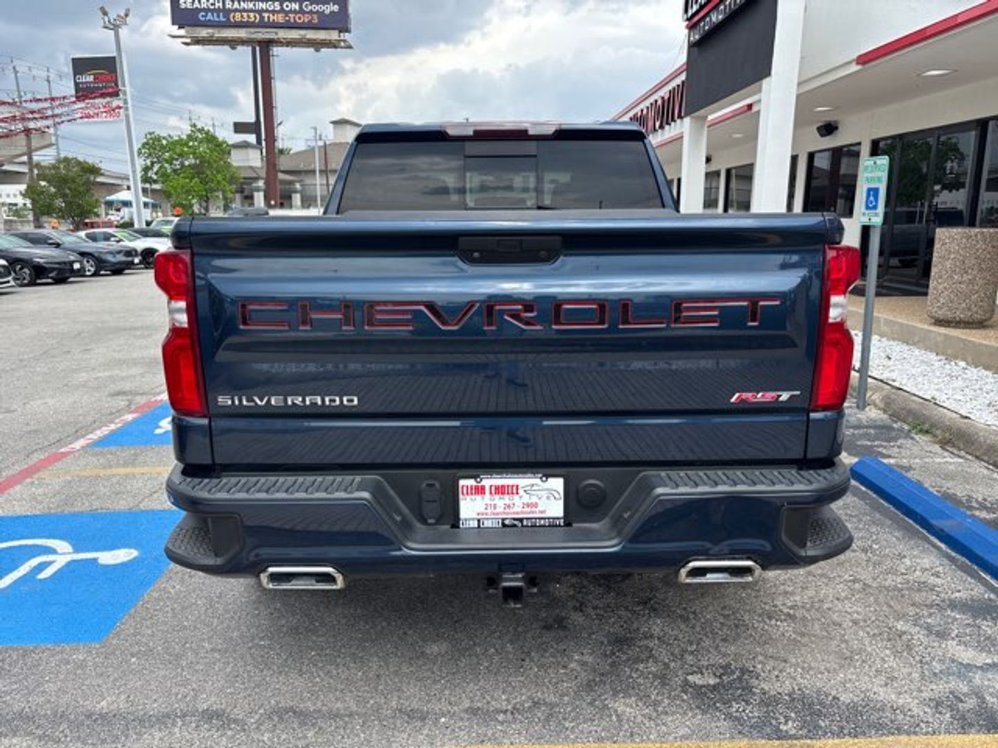 View vehicle photo 4