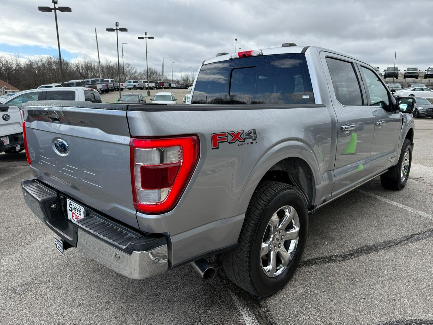 View vehicle photo 7