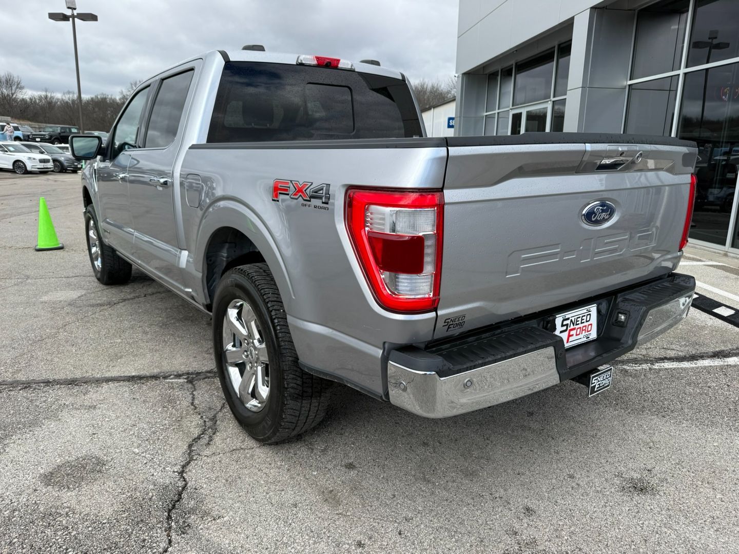 View vehicle photo 5