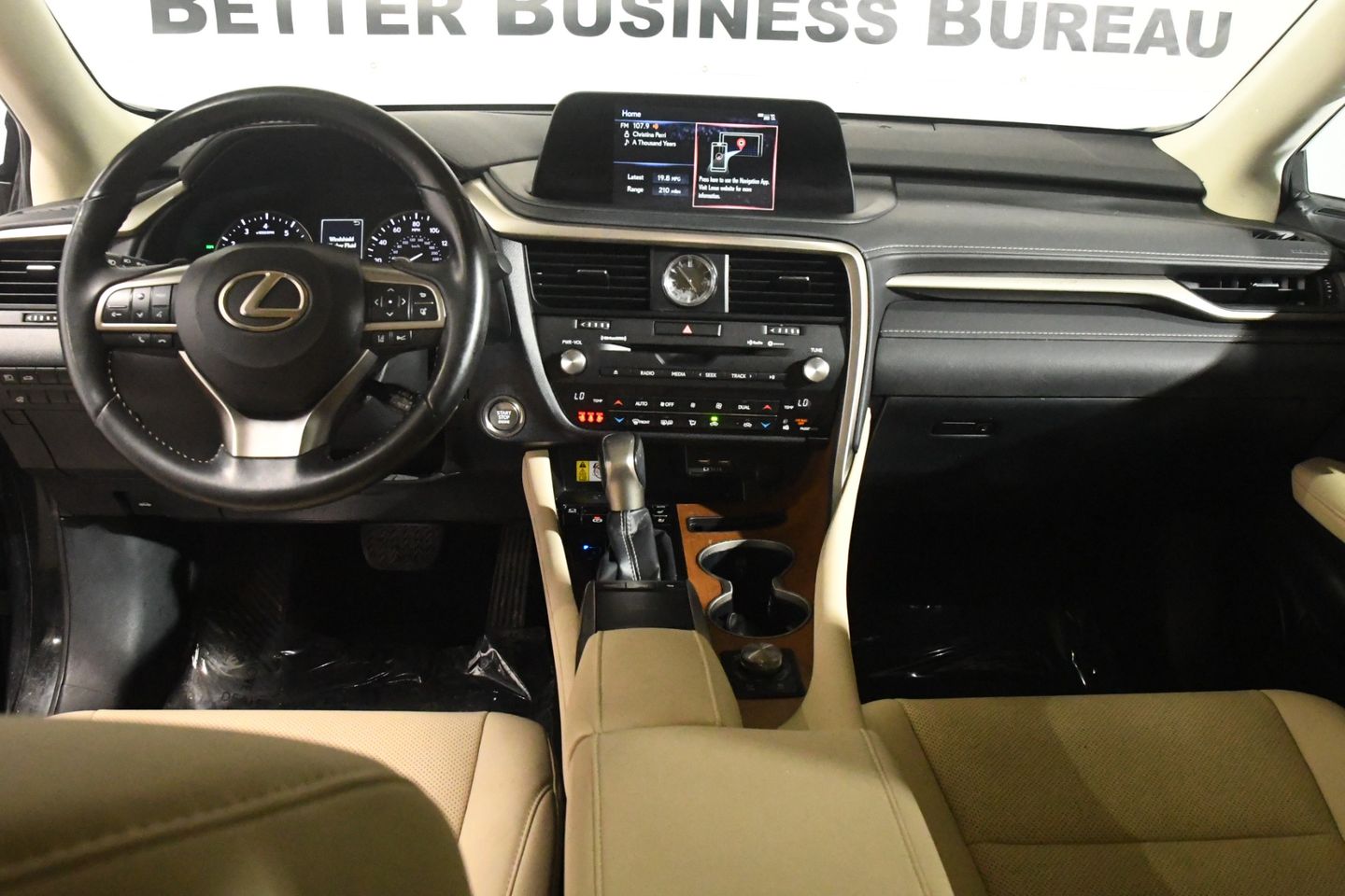 View vehicle photo 7